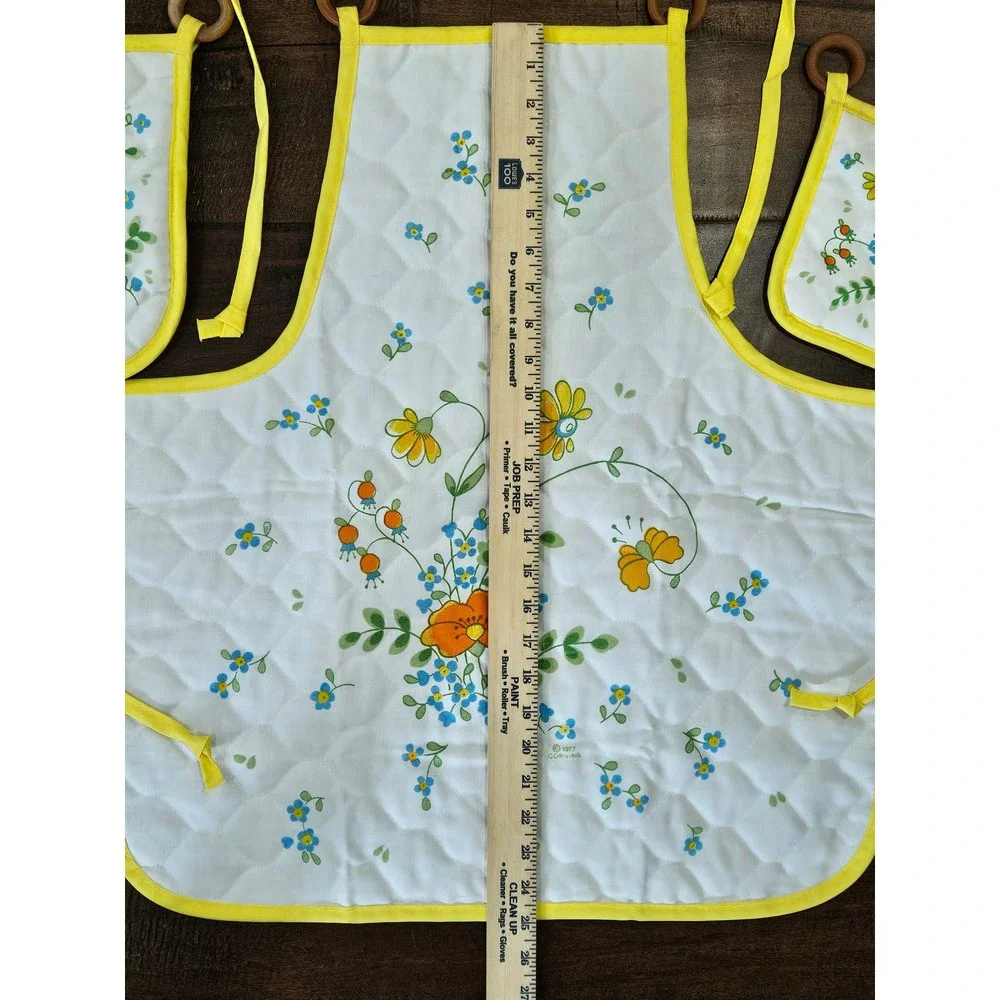 RARE VTG 77 Cottagecore Corning Ware Wild Flower Quilted Apron-Pot Holder Set 3